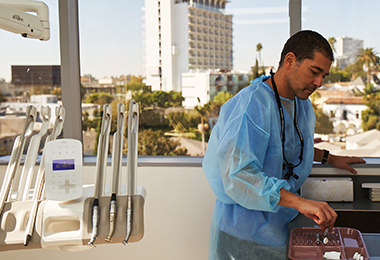 Prenez rendez-vous avec Samuel Lasry, dentiste à Los Angeles