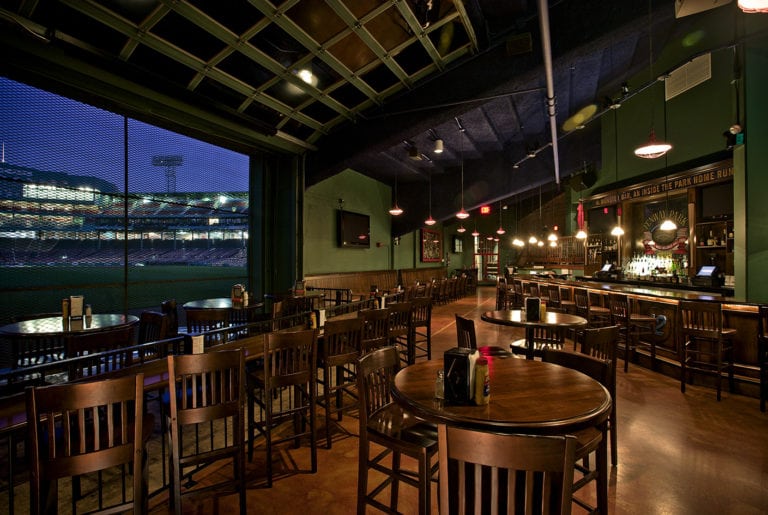 Le Bleacher Bar Visitez le bar de la Red Sox Nation au Fenway Park