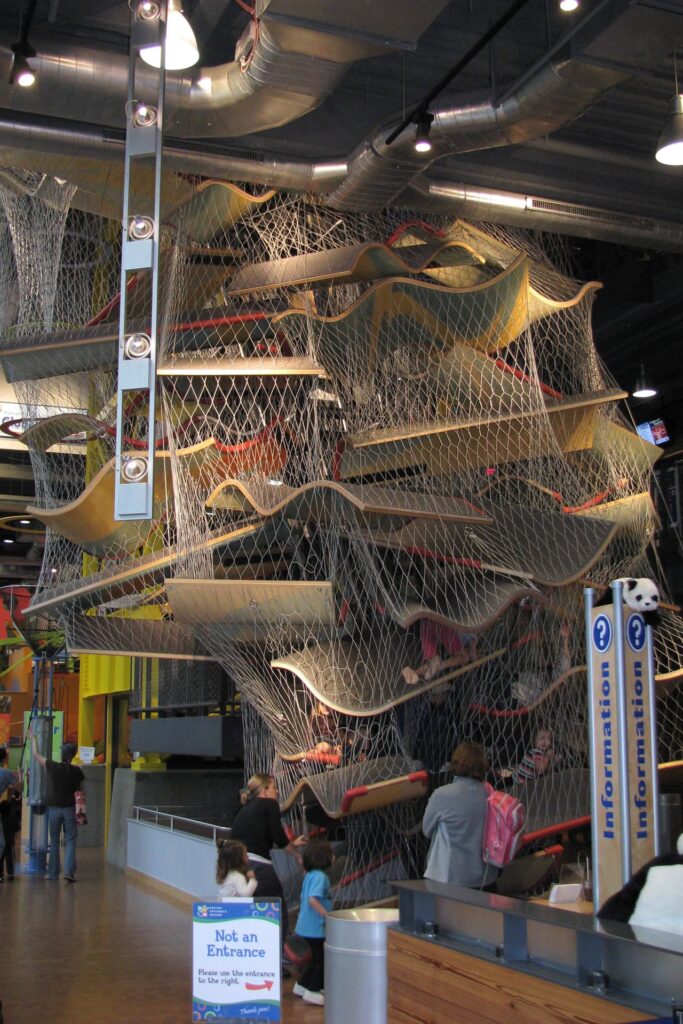 boston-childrens-museum-musee-enfants-sortie-famille-escalade