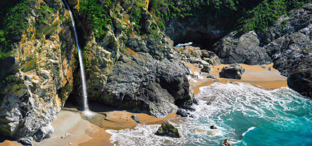 big-sur-paysage-balade-falaises-chutes-mcway-falls