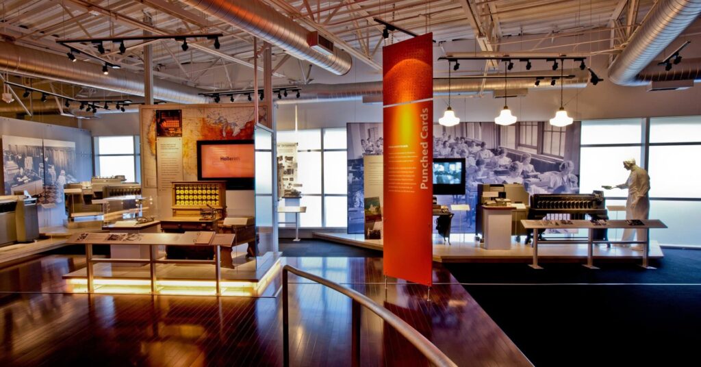 <span style="font-size: 12px; font-style: italic;">Crédit photo : <a style="color: #3d5185; text-decoration: none;" href="https://computerhistory.org/" target="_blank" rel="noopener">Computer History Museum</a>.</span>