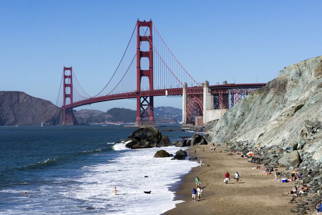 plus-belles-plages-san-francisco-baie-vue-golden-gate-surf-marshall-beach-2025