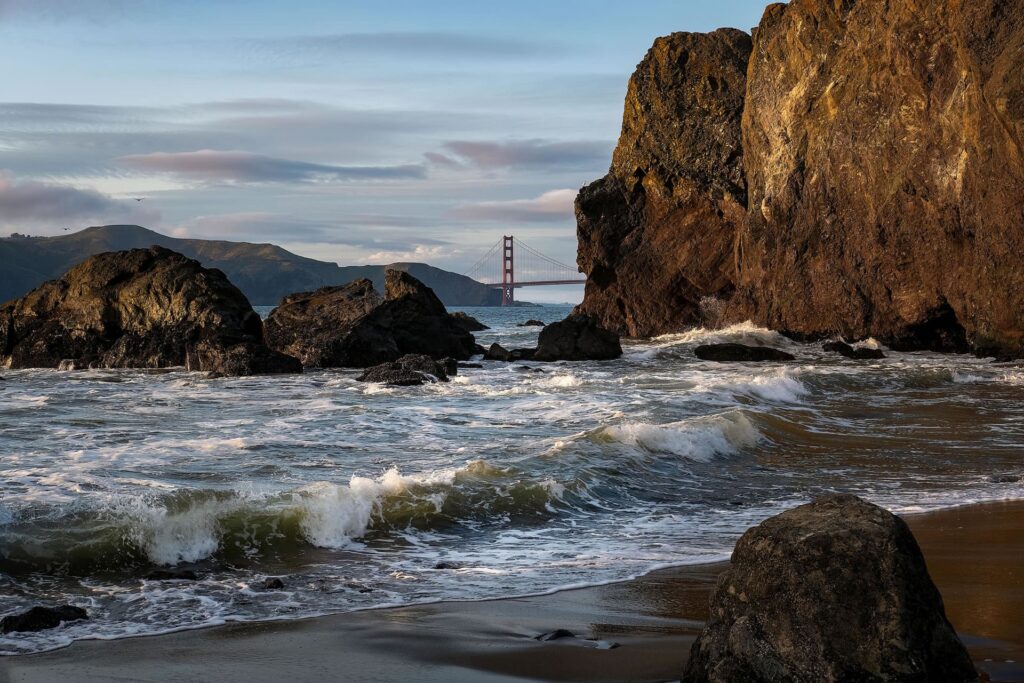 plus-belles-plages-san-francisco-baie-vue-golden-gate-surf-mile-rock-beach-2025