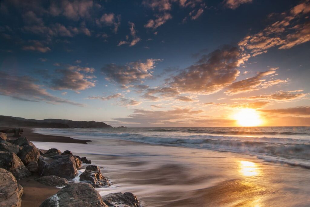 plus-belles-plages-san-francisco-baie-vue-golden-gate-surf-sharp-park-beach-2025