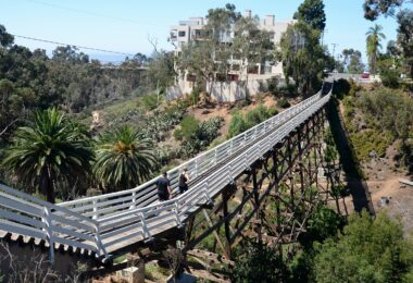 Le pont en bois de Quince Street à San Diego