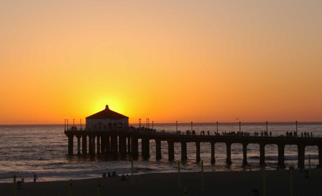 plus-beaux-endroits-admirer-coucher-de-soleil-los-angeles-manhattan-beach-pier