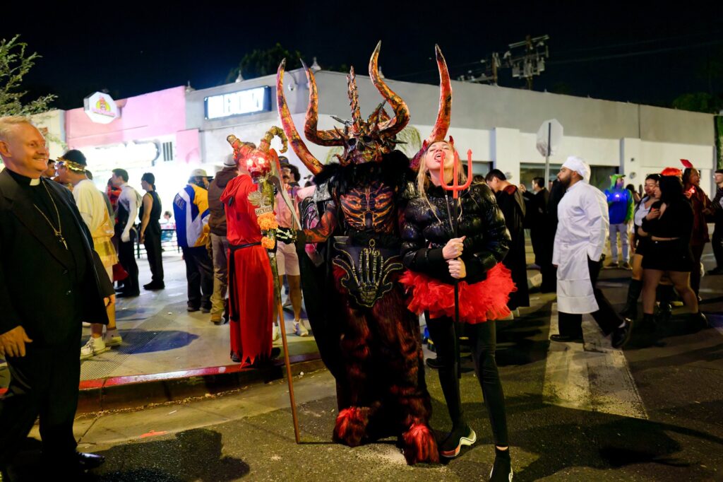 west-hollywood-halloween-carnaval-2024-02