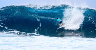 surfer-californie-sport-nautique-2025