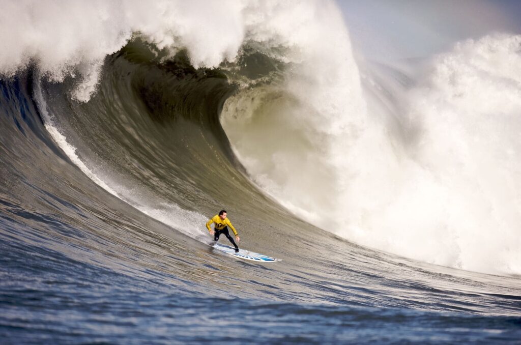 Compétition de surf à Mavericks, en Californie (2010)