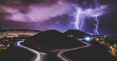 phenomenes-naturels-etats-unis-seisme-aurores-boreales-featured