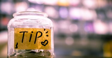 tout-savoir-tip-pourboire-etats-unis-gratuity-service-une