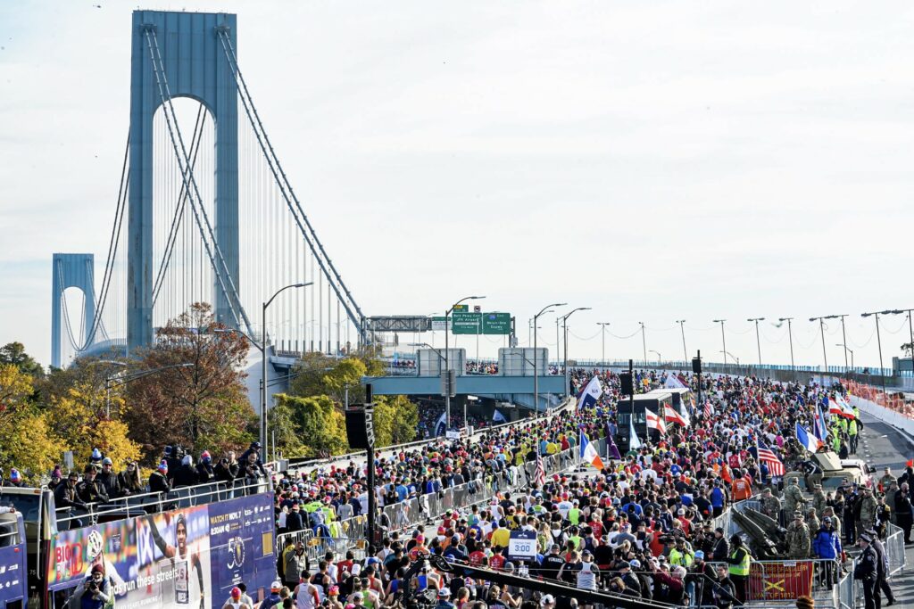 Le Marathon de New York 2021 au niveau du pont Verrazzano-Narrows