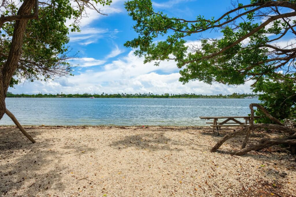 Une plage à Oleta River State Park à Miami