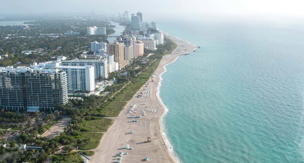 vivire-sur-une-ile-vue-aerienne-miami-beach