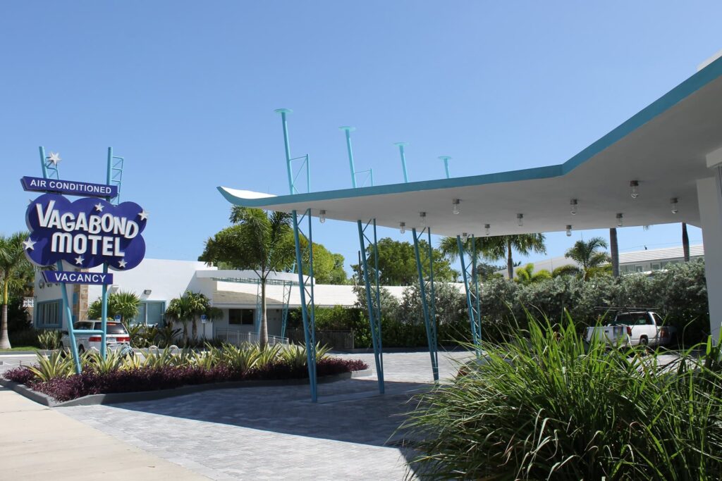 Le motel Vagabond sur Biscayne Boulevard dans le quartier de MiMo à Miami Le motel Vagabond sur Biscayne Boulevard dans le quartier de MiMo à Miami
