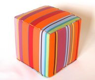Haut en couleur ! Découvrez les promotions sur les poufs colorés Toiles du Soleil