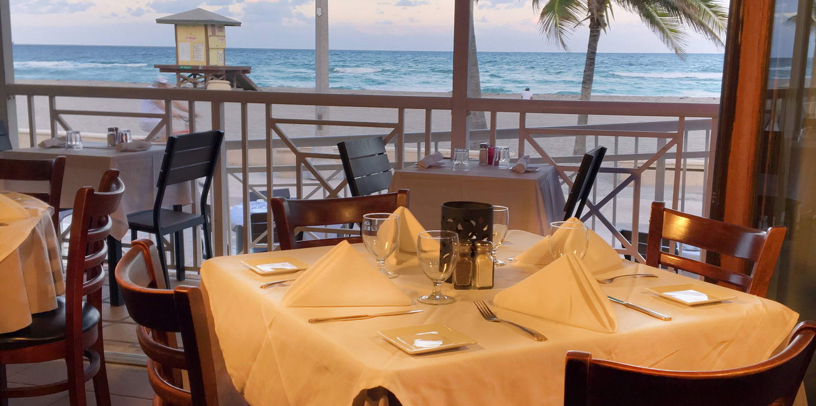 Le Sugar Reef Restaurant français exotique en bord de mer à Hollywood