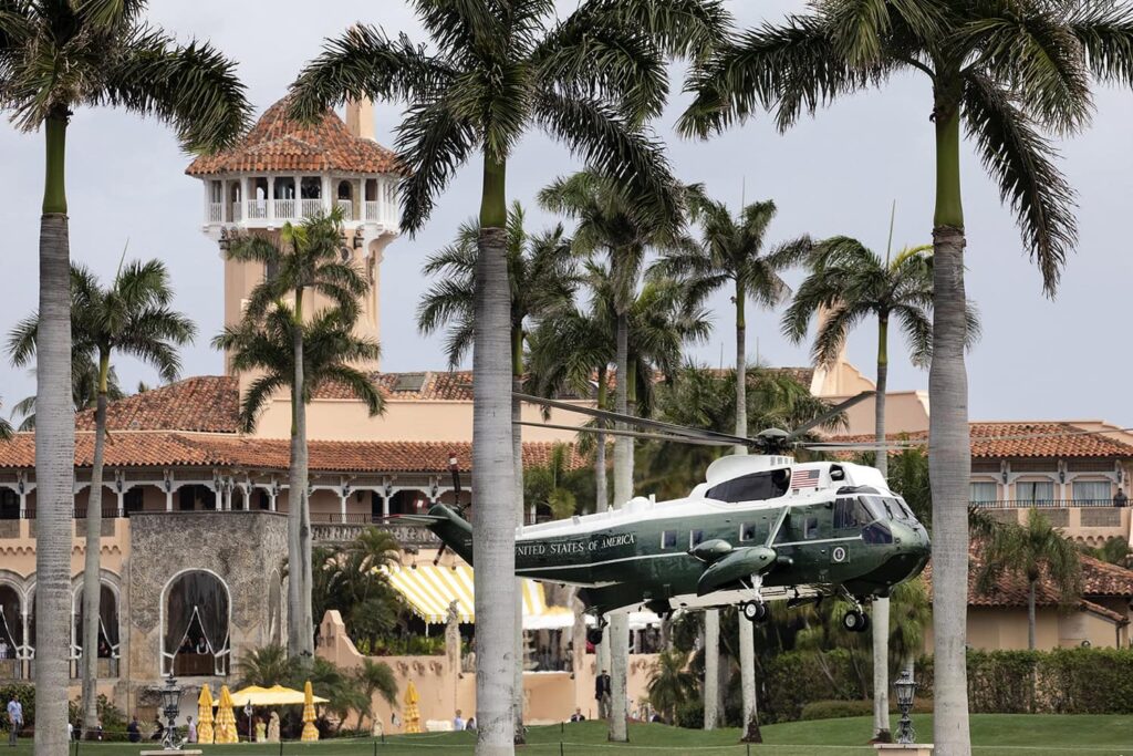 marine-one-mar-a-lago-west-palm-beach-floride