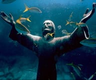 En apnée avec Jésus Christ dans les eaux de Key Largo