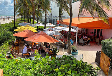 Tahiti Beach Club recrute un serveur/serveuse et commis de salle