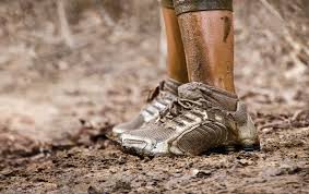 courses-obstacles-mud-run-concept-300