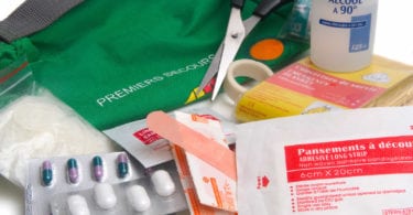 trousse-medicaments-pharmacie-avoir-etats-unis-une