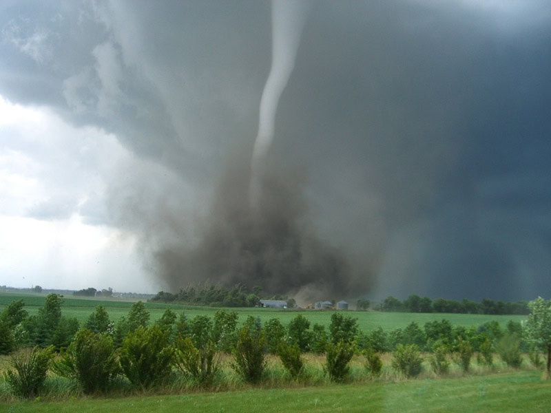 phenomenes-naturels-etats-unis-seisme-aurores-tornades