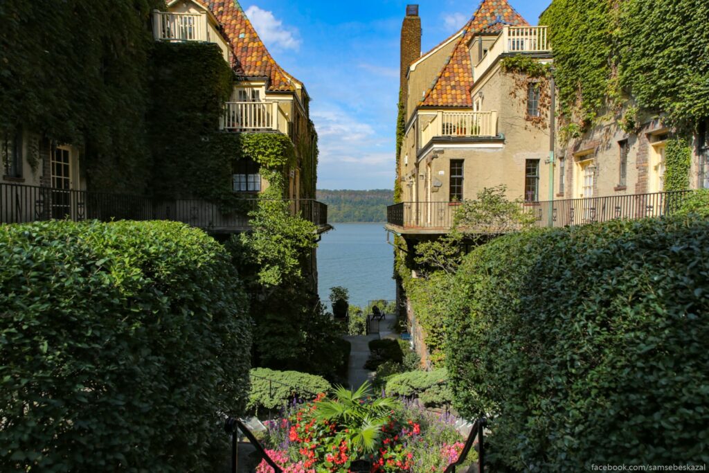 Villa Charlotte Bronte – Bronx