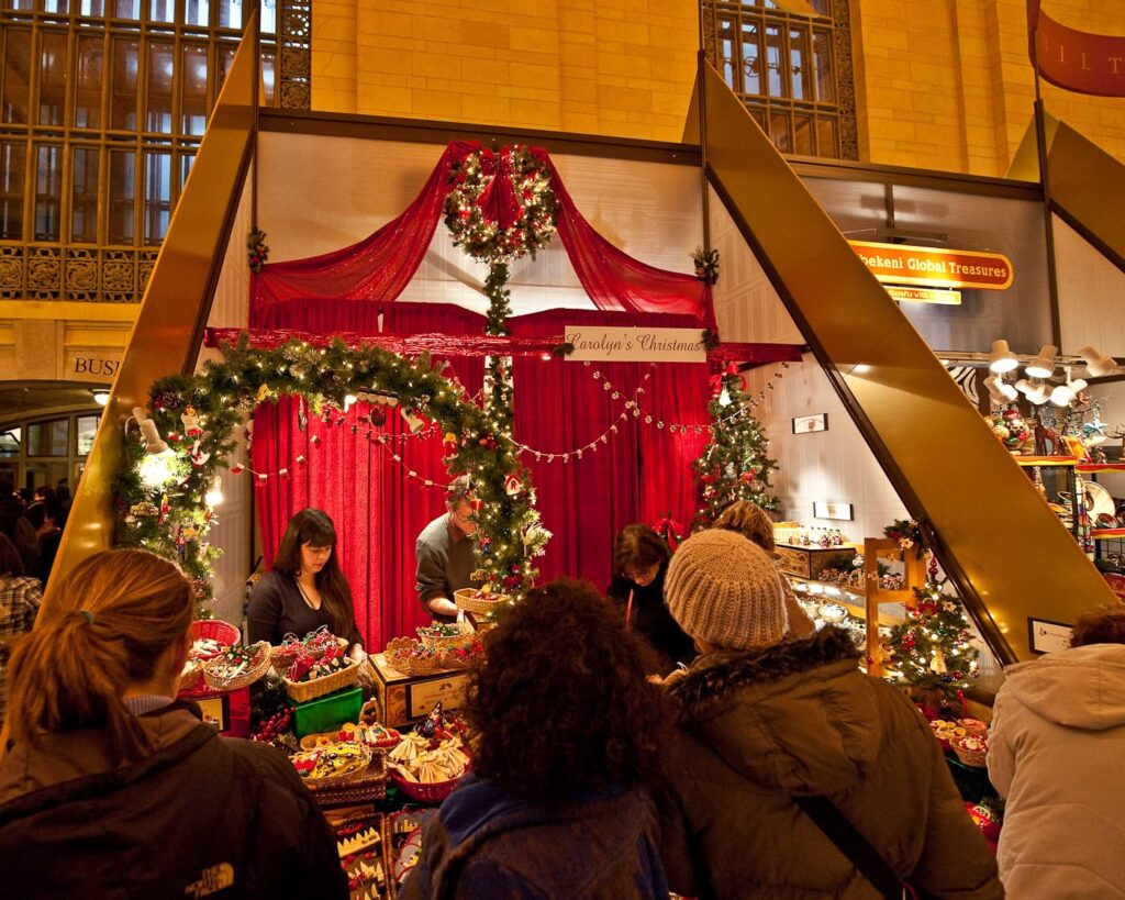Un stand à la Holiday Fair à la gare Grand Central de Manhattan