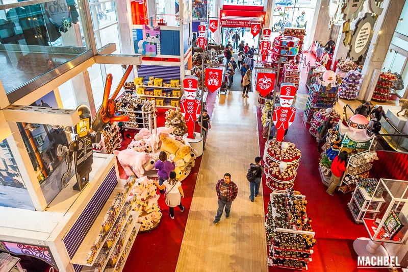 Le magasin de jouets Fao Schwarz au Rockefeller Plaza à Manhattan
