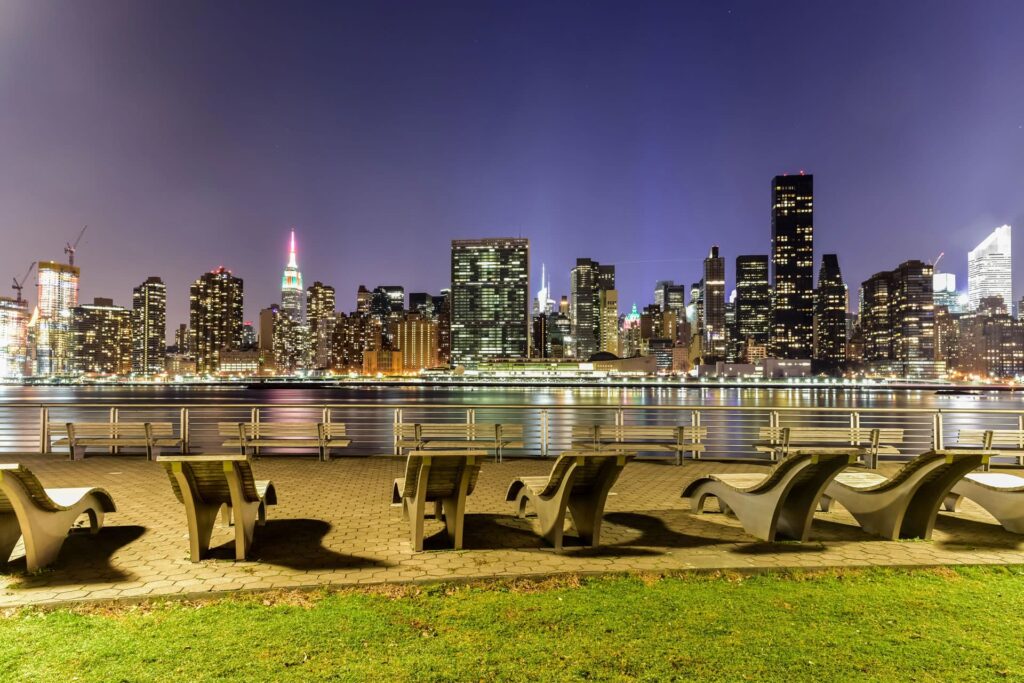 que-faire-long-island-city-quartier-queens-vue-manhattan-gantry-plaza-park