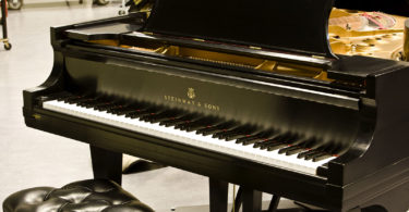 fabrique-pianos-steinway-astoria-maison-blanche-une
