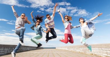 work-travel-program-travail-emploi-jeune-etudiants-ete-une