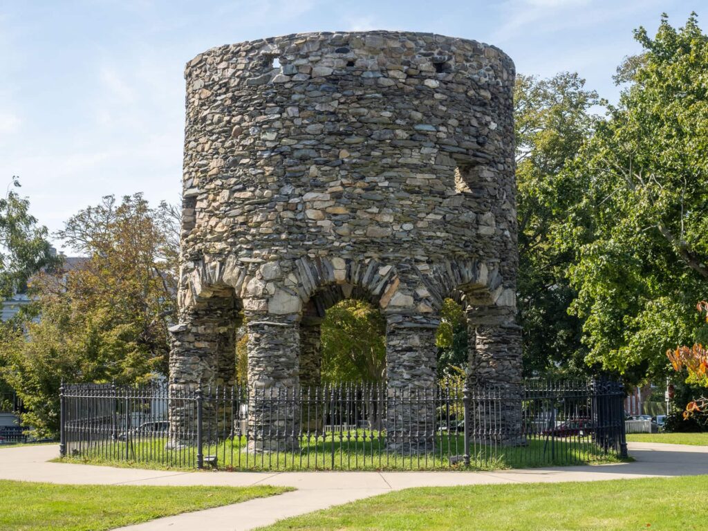 visiter-newport-ile-aquidneck-rhode-island-boston-mystery-tower