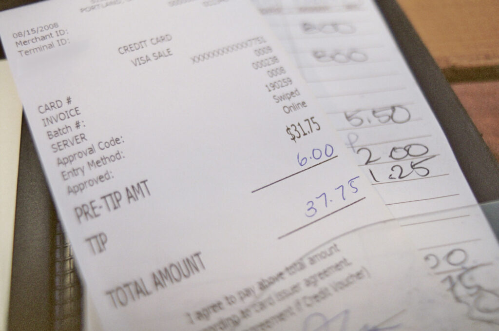 tout-savoir-tip-pourboire-etats-unis-gratuity-service