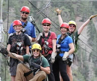 Prenez de la hauteur aux Big Pines Ziplines