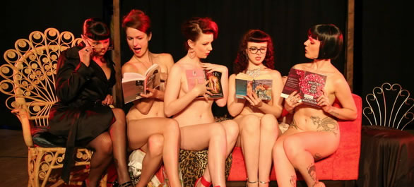 « Naked Girls Reading », quand les livres vous mettent à nu