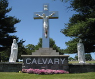 Le cimetière Calvary dans le Queens, ou des caveaux avec vue sur Manhattan