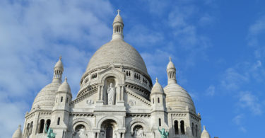 monuments-edifices-eglises-basiliques-palais-temples-visites-touristes-monde-une