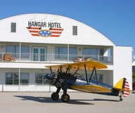 Vol de nuit au Hangar Hotel