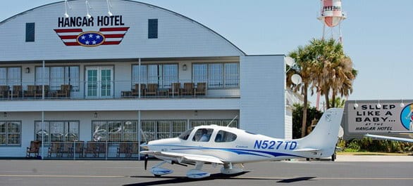 Vol de nuit au Hangar Hotel