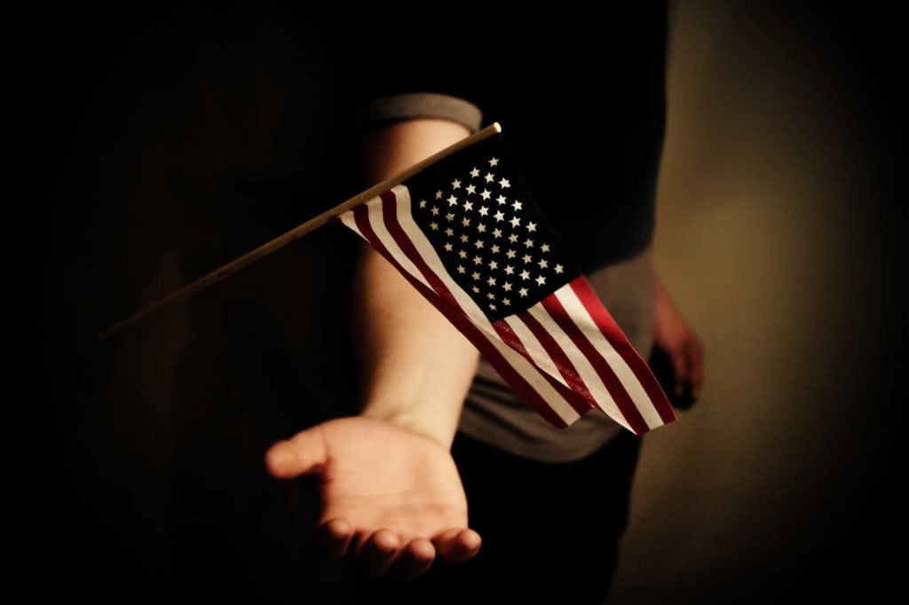 devenir-citoyen-americain-immigration-naturalisation-carte-verte-une