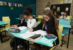 Lycee International de Los Angeles LILA 19