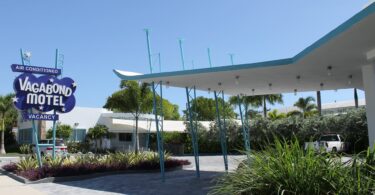 Le motel Vagabond sur Biscayne Boulevard dans le quartier de Mimo à Miami