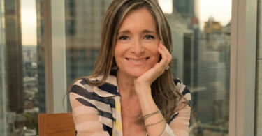 cd-global-consulting-immigration-canada-catherine-dulude-portrait